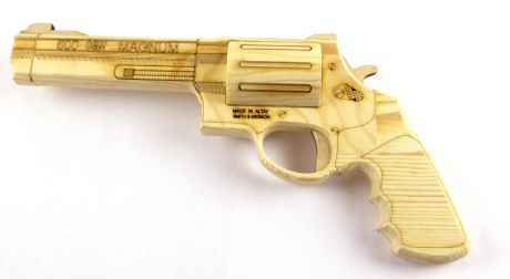 Пистолет игрушечный KEDROK Деревянный пистолет "Револьвер" бежевый