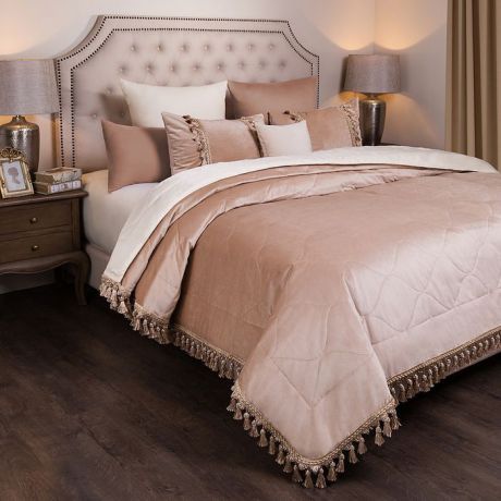Комплект постельного белья SANTALINO Комплект на кровать Версаль, покрывало, 250 х 230 см, 2 наволочки 50 х 70 см бежевый