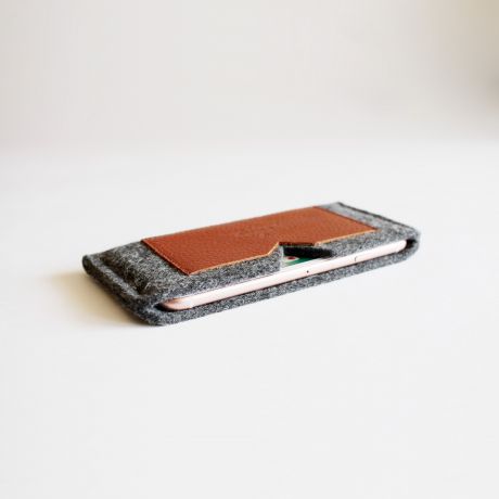 Чехол для сотового телефона Columb Чехол для телефона из натуральной кожи и фетра 0202-M-BR, серый, коричневый