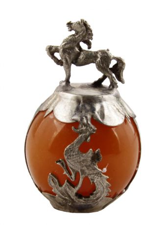 Настольный декор "Лошадь" из коллекции "Восточный гороскоп". Металл, чеканка, искусственный камень. Китай, вторая половина XX века