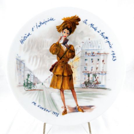 Декоративная тарелка Limoges "Женщины Века: Элен Бесстрашная. Стиль Любой Ценой - Мода 1943", Францис Жено, 1978