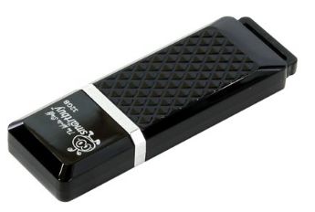 USB флешка Smartbuy Quartz series 32Gb Black (SB32GBQZ-K) USB 2.0 / 15 МБ/cек / 5 МБ/cек