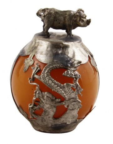 Настольный декор "Свинья" из коллекции "Восточный гороскоп". Металл, чеканка, искусственный камень. Китай, вторая половина XX века