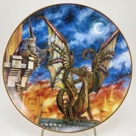 Декоративная тарелка Royal Doulton "Сила магии: Приманка Дракона". Фарфор, деколь, золочение. Великобритания, Майлз Пинкни. 1990-е гг.