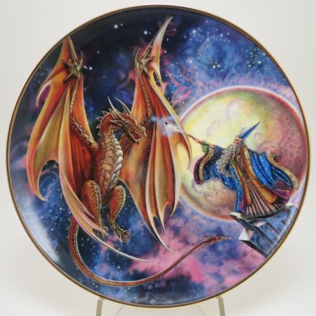 Декоративная тарелка Royal Doulton "Сила магии: Лунная мистика". Фарфор, деколь, золочение. Великобритания, Майлз Пинкни. 1990-е гг.
