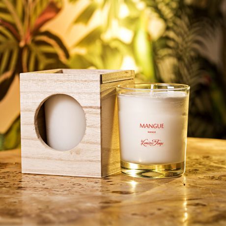 Свеча из натурального воска 180 гр. в деревянной коробке "Манго"
