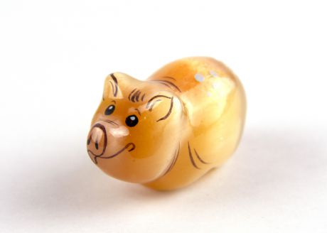 Фигурка декоративная KEDROK Свинка "Хрюня", селенит, светло-бежевый, золотой