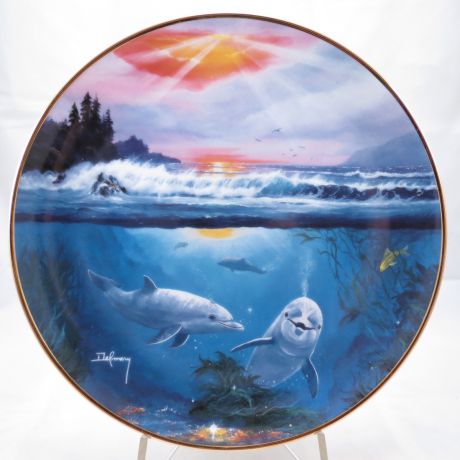 Декоративная тарелка Franklin Mint "Дельфины: Мир дельфина". Фарфор, деколь, золочение, США, 1990-е гг.