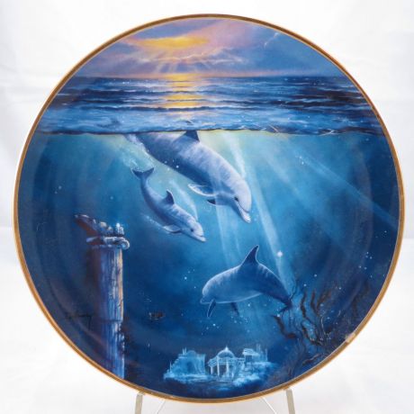 Декоративная тарелка Franklin Mint "Дельфины: Легенда о дельфине". Фарфор, деколь, золочение, США, 1990-е гг.