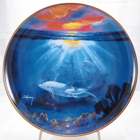 Декоративная тарелка Franklin Mint "Дельфины: Сокровище дельфина". Фарфор, деколь, золочение, США, 1990-е гг.
