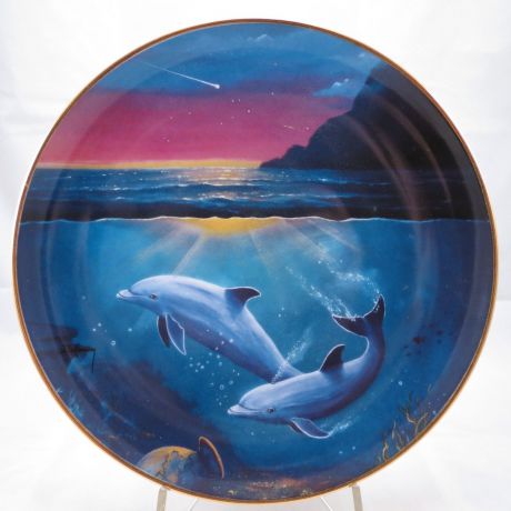 Декоративная тарелка Franklin Mint "Дельфины: Ночь дельфина". Фарфор, деколь, золочение, США, 1990-е гг.
