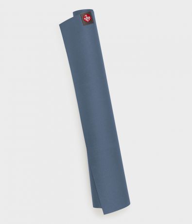 Коврик для йоги Manduka EKO SuperLite Travel Mat 1.5мм из каучука Limited Edition (0.9 кг, 180 см, 1.5 мм, темно-серый, 61 см (Storm))