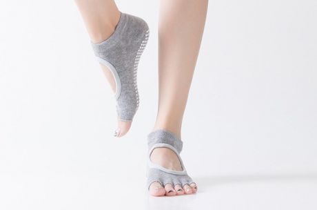 Носочки с вырезом и открытыми пальчиками для йоги Yoga Club (0,05 кг, серый)