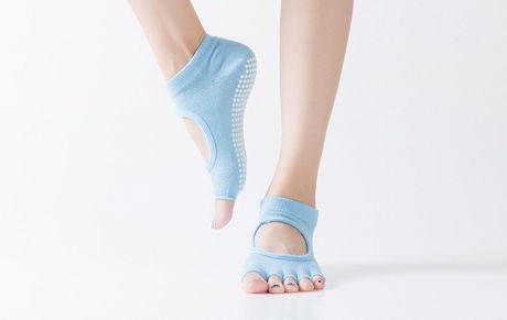 Носочки с вырезом и открытыми пальчиками для йоги Yoga Club (0,05 кг, голубой)