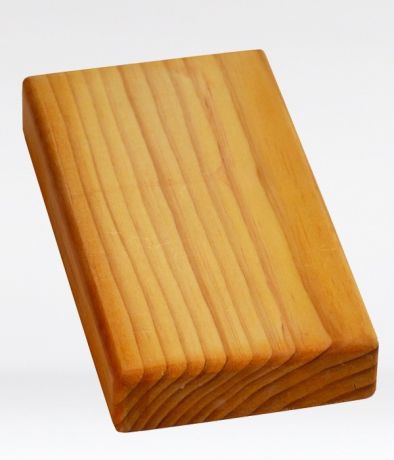 Опорный блок из сосны лакированный (0.8 кг, 4 см , 23 см, 13 см)