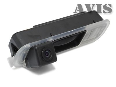 Штатная камера заднего вида Avis AVS327CPR (#015) для FORD FOCUS III (2011-...), интегрированная с ручкой багажника
