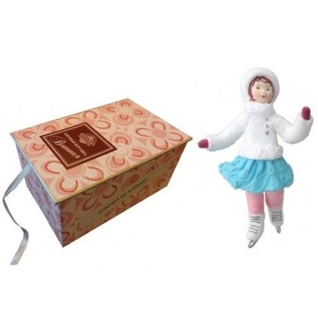 Коробка с ватной игрушкой малой "Девочка на коньках"