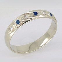 Обручальное кольцо SOKOLOV из белого золота с бриллиантами и сапфирами