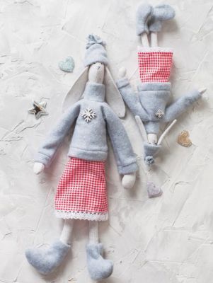 Набор для изготовления игрушки Арт Узор 4263009 Мягкие куклы «Новогодние зайки Бетти и Летти», набор для шитья
