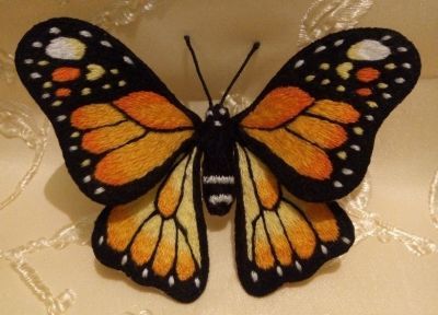 Набор для вышивания Гладкий мир Брошь бабочка "Монарх" - набор