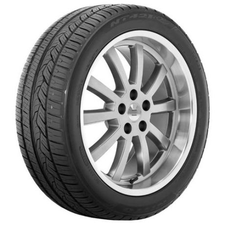 Автомобильная шина Nitto NT421Q 235/60 R17 106H летняя