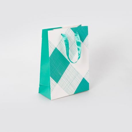 Пакет подарочный Яркие квадраты, 17,5х24х8 см, бумага