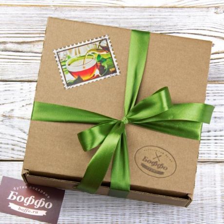 Коробка фирменная для упаковки подарков "Зелёный чай" (22 х 22,5 х 7 см)