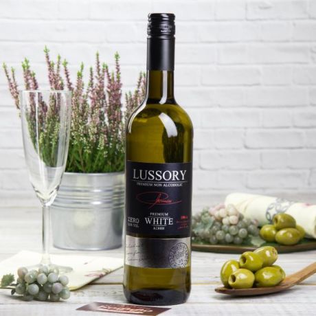 Безалкогольное вино белое сухое Premium White Macabeo Airen (Испания, Lussory, 750 мл)