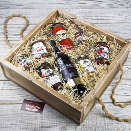 Подарочный набор в деревянном ящике "Роскошный подарок для любителя средиземноморской кухни". Premium (с бутылкой безалкогольного вина)
