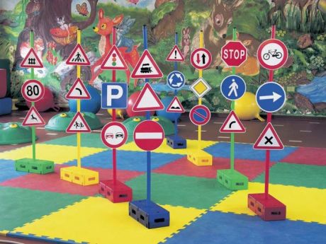 Ролевые игры Italveneta Didattica Комплект дорожных знаков для детей 24 шт.