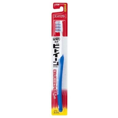 LION-Япония Компактная зубная щётка с косым срезом щетинок (Средней жесткости)