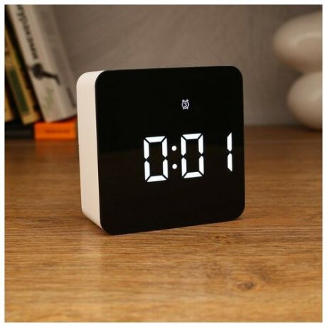 Часы-будильник электронные с календарём и термометром, 3 ААА, от USB, 10.5х10.5х4.5 см 4731577