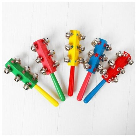 Погремушка с колокольчиками и ручкой, цвета микс