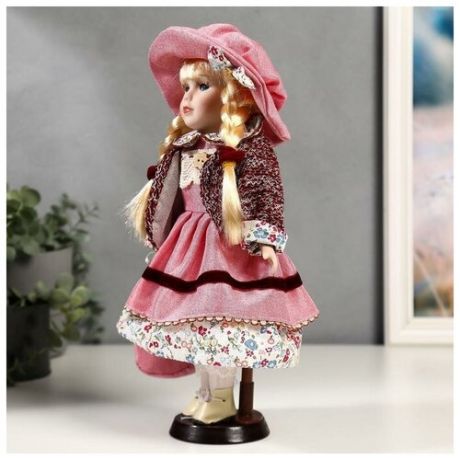 Кукла коллекционная керамика "Алёна в розовом платье и бордовом джемпере" 30 см 4822706 .