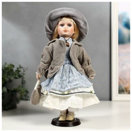 Кукла коллекционная керамика "Лиза в голубом кружевном платье и серой курточке" 40 см 4822729 .