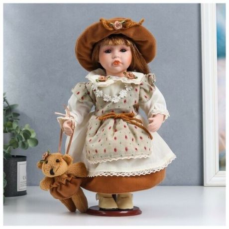 Кукла коллекционная керамика Сонечка в бежевом платье в горох, с медведем 30 см