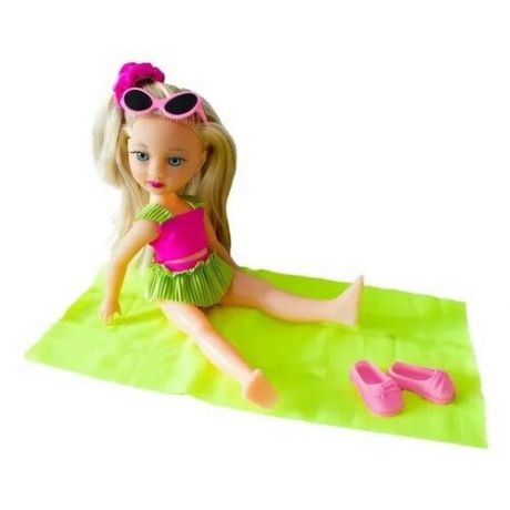 Кукла Софи на пляже