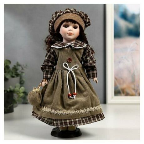 Кукла коллекц. керамика "Ника в оливковом сарафане и платье в клетку 30 см" 4822740