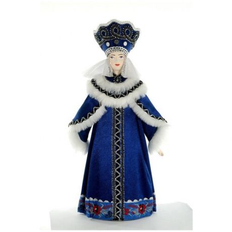 Потешный промысел, кукла интерьерная в костюме боярыни в традиционном зимнем костюме. Россия.