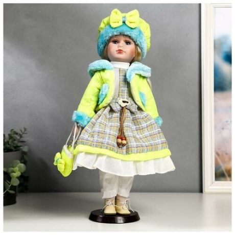 Кукла коллекц. 2346283 Цветана в нежно-зеленом 40 см.