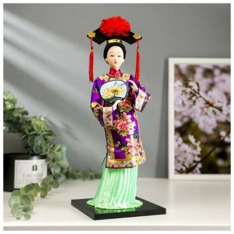Кукла коллекционная "Китаянка в национальном платье с опахалом" 32х12,5х12,5 см 4390905 .