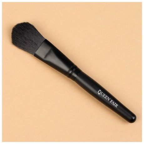 Кисть для макияжа "Premium Brush", в чехле, 14.5 см, цвет чёрный