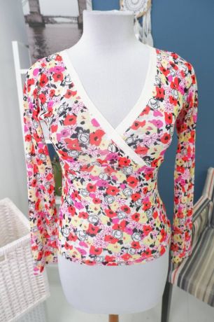 Блуза с принтом цветов 38 размер