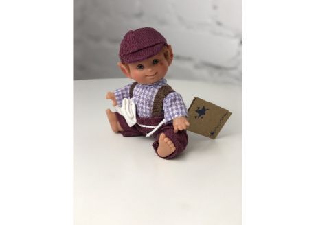 Куклы и одежда для кукол Lamagik S.L. Кукла Джестито Домовёнок мальчик в фиолетовом комбинезоне и кепочке 18 см