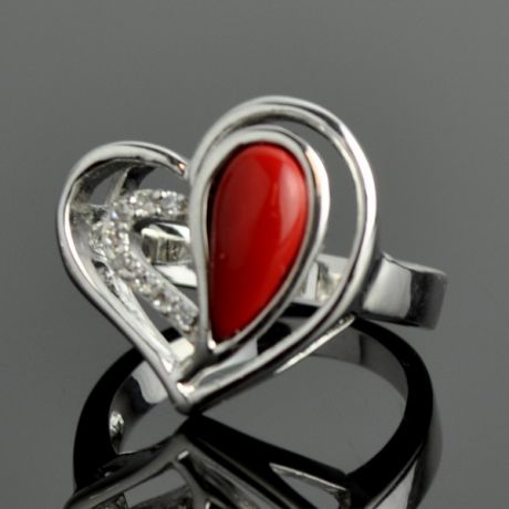 Кольцо с имитацией коралла "Влюбленные Сердца"