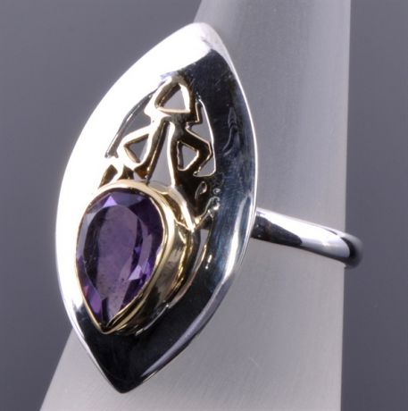 Кольцо серебро с позолотой и аметистом "Ферзь"