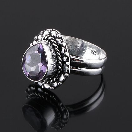 Кольцо серебро с аметистовым кварцем "Прелесть"