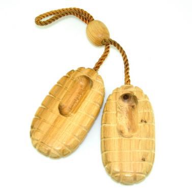 Сувенир из дерева "Лапти"